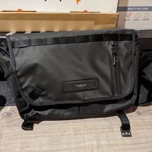 Timbuk2 Especial Stash Messenger Bag Medium - like new